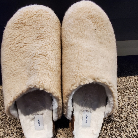 Old Navy winter slides - Picture 1 of 3